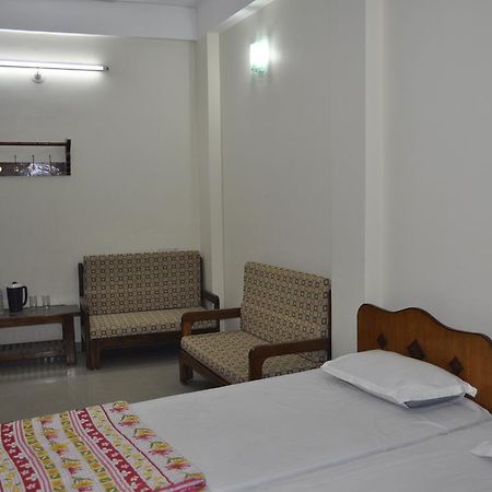 Hotel Pleasure Landmark Ujjain Luaran gambar