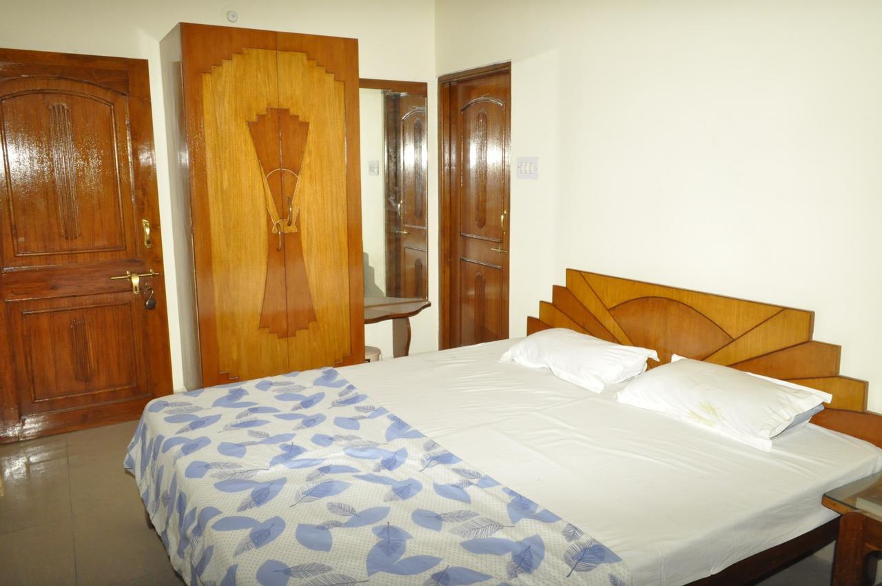 Hotel Pleasure Landmark Ujjain Luaran gambar