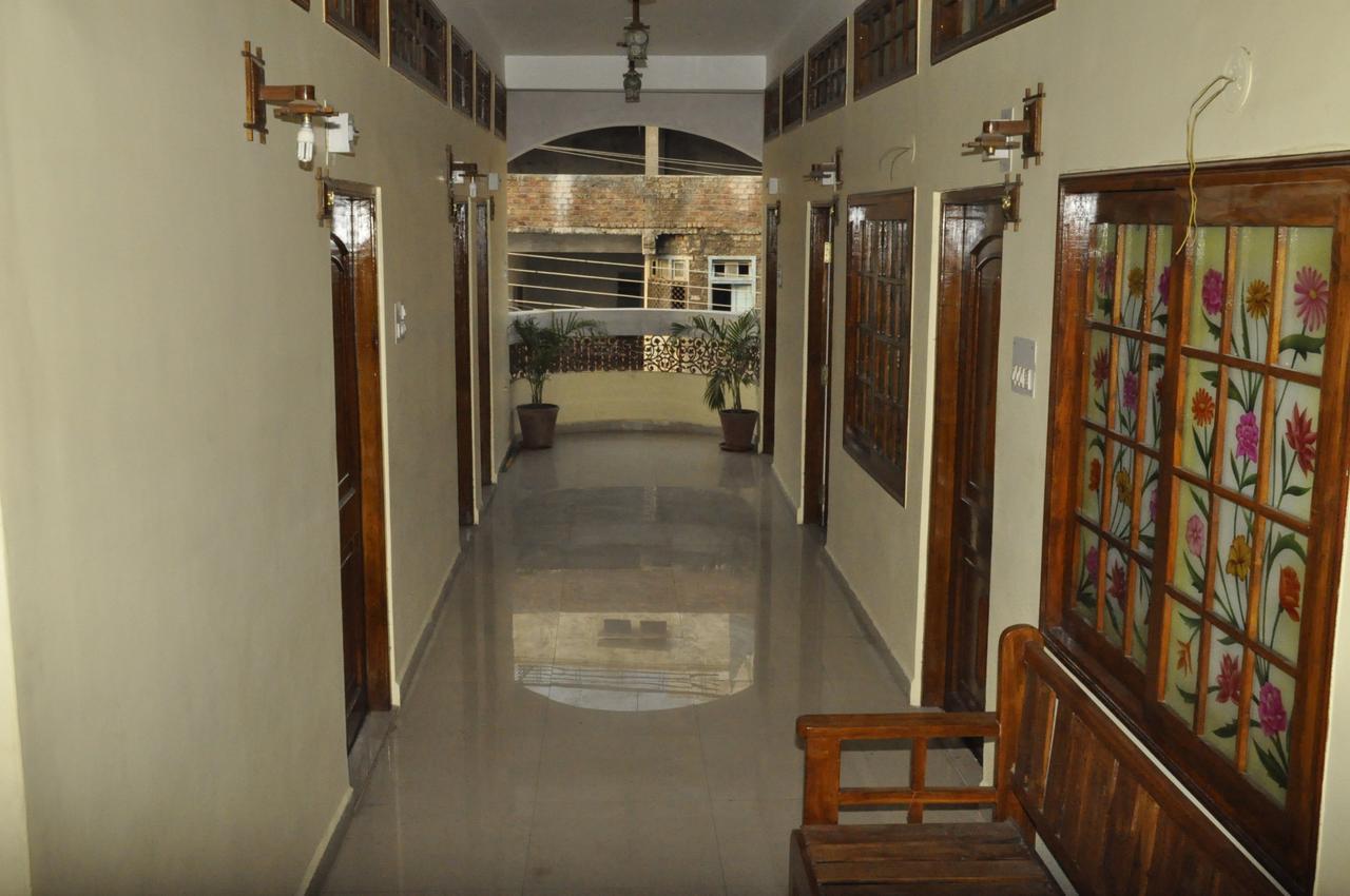 Hotel Pleasure Landmark Ujjain Luaran gambar
