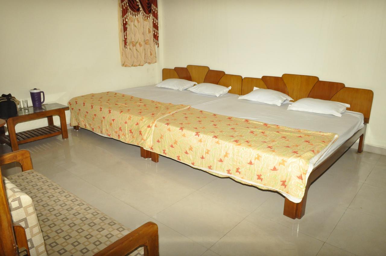 Hotel Pleasure Landmark Ujjain Luaran gambar
