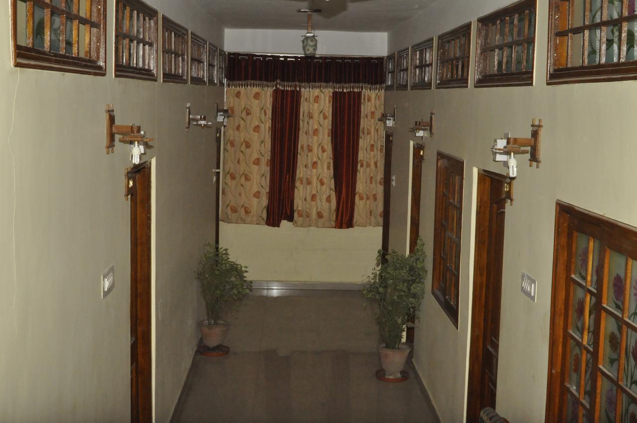 Hotel Pleasure Landmark Ujjain Luaran gambar